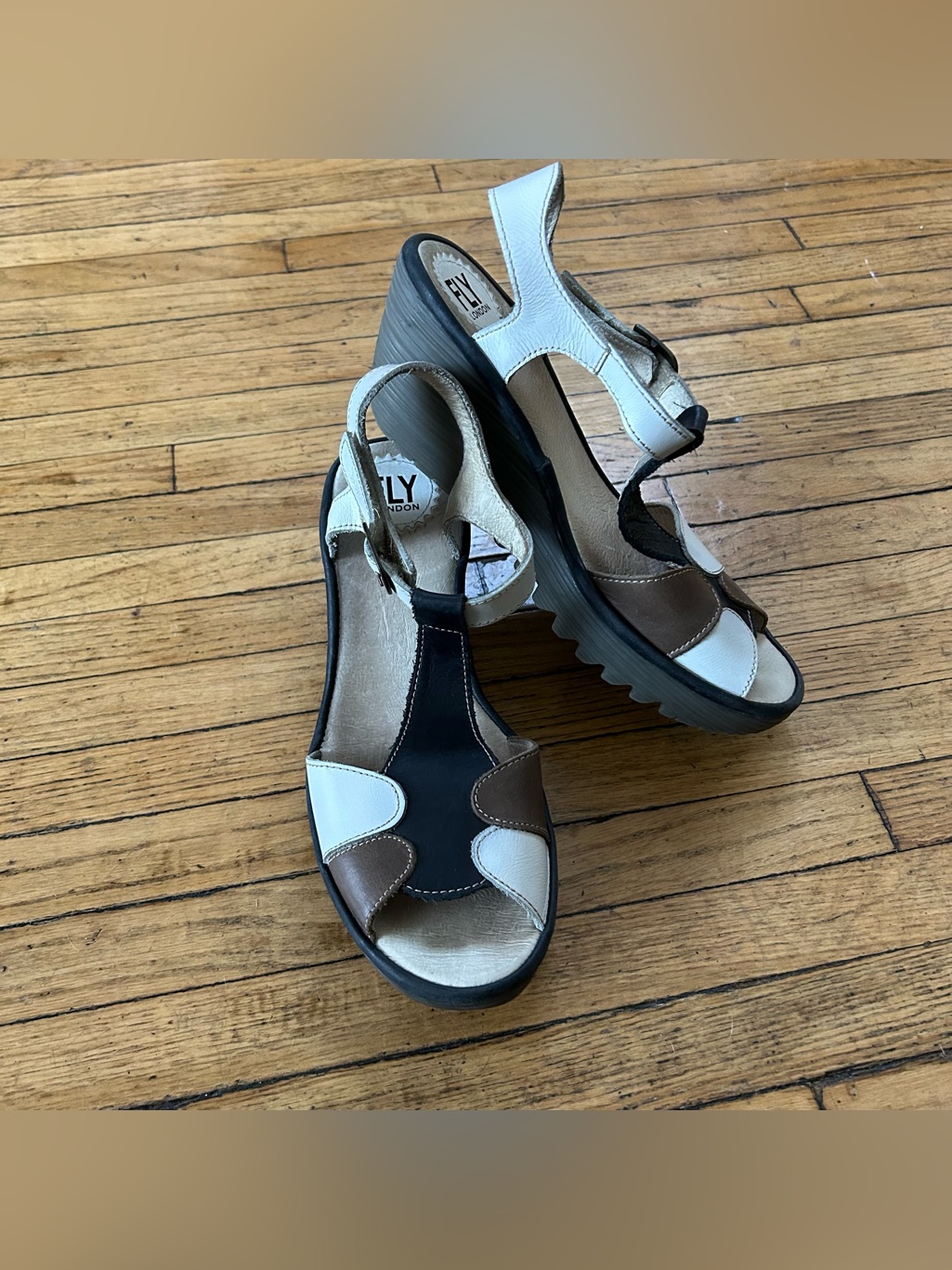 Fly London Yila Platfom Sandal